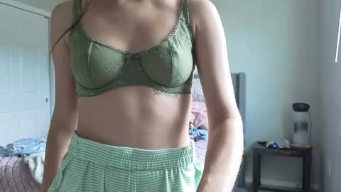 Bambi Farrina online show from April 21, 2:24 pm