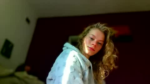 Snapshot of barbara53000 chatting on September 23, 1:42 pm charliejones online show from September 23, 1:42 pm