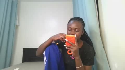 queen online show from January 6, 8:23 pm