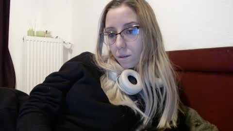 Lena online show from February 4, 7:06 pm