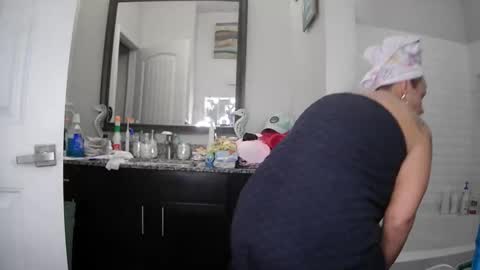 Velvet T online show from May 13, 10:43 am