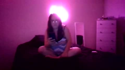 Snapshot of beautifulxxdisaster22 chatting on September 25, 4:44 am kalysta online show from September 25, 4:44 am