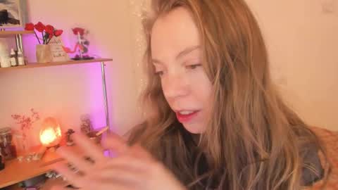 Eliise online show from March 7, 2:24 pm