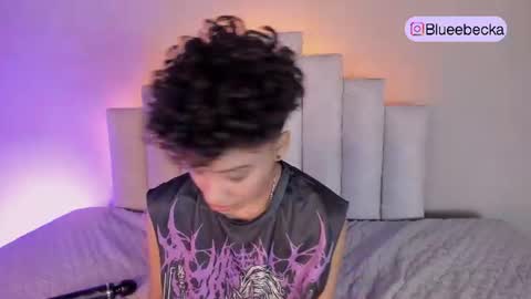 Beecckkkaaa online show from July 28, 12:48 pm