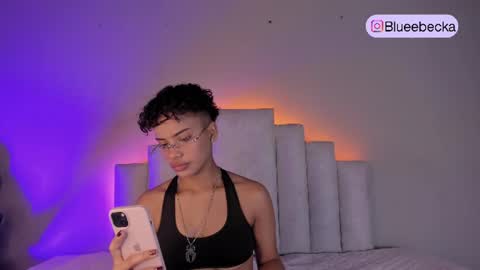 Beecckkkaaa online show from July 20, 12:51 pm