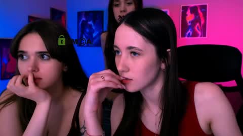 Bella online show from May 11, 2:45 pm