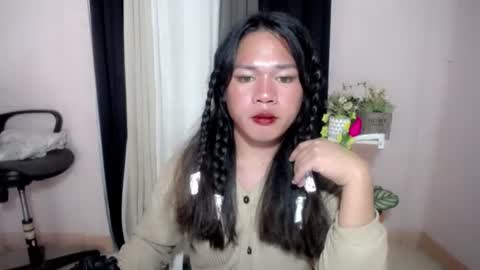 bella_ngo online show from June 20, 11:14 am