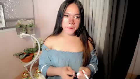 bella_ngo online show from July 20, 11:01 am