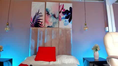 Bella Clair online show from November 13, 5:45 pm