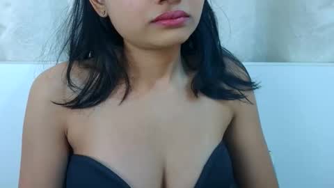 bellacrystall online show from February 17, 5:29 am