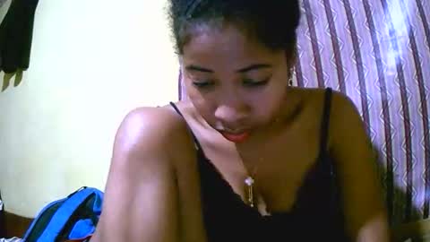 Snapshot of bellaena chatting on October 25, 7:43 pm bellaena online show from October 25, 7:43 pm