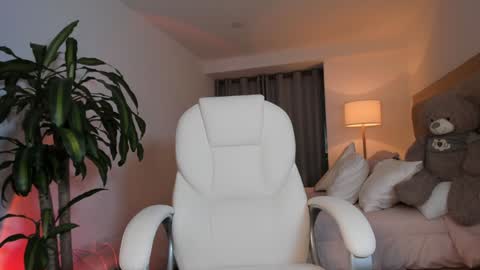 Snapshot of bellamia_ chatting on February 2, 1:23 am Bella Mia online show from February 2, 1:23 am