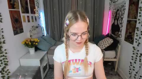 Bella online show from November 9, 11:33 pm