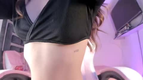 bellamoon_1 online show from June 16, 3:51 am