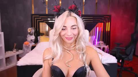 Bella online show from October 30, 10:00 pm