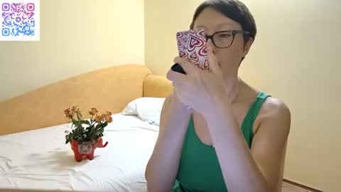 Emma online show from July 7, 7:27 pm