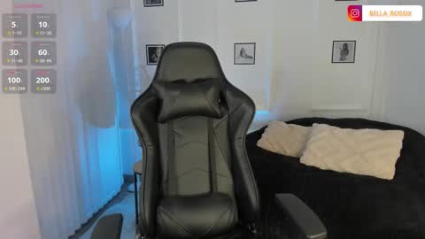 CALL ME BELLA online show from November 18, 3:07 am