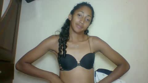 belle_annah online show from May 13, 6:02 pm