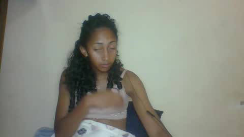 belle_annah online show from May 11, 2:45 pm