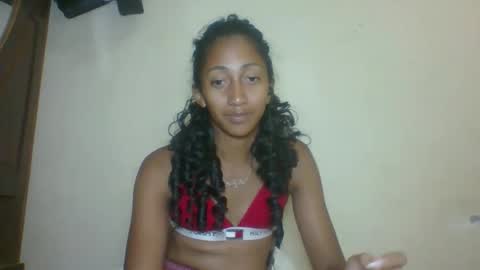 belle_annah online show from May 12, 4:46 pm