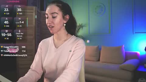 Bella online show from November 18, 7:15 pm