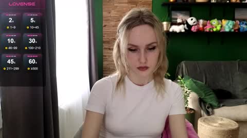 Belle online show from November 11, 5:14 am