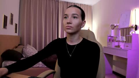 Bella online show from November 14, 1:49 am