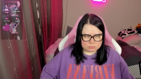 LinaBoo online show from March 31, 7:30 am