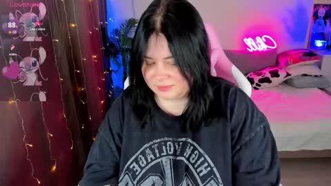 LinaBoo online show from November 11, 3:09 pm