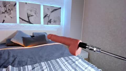 Betty online show from November 25, 8:20 pm