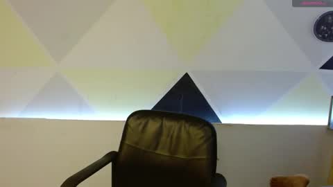 bia_lux online show from November 26, 8:21 pm