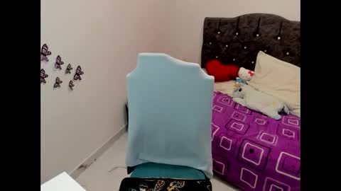 emilia online show from November 30, 1:32 am