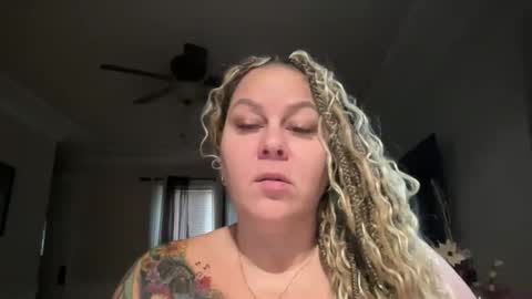 BIG BREAST SABRINA online show from March 25, 12:19 pm