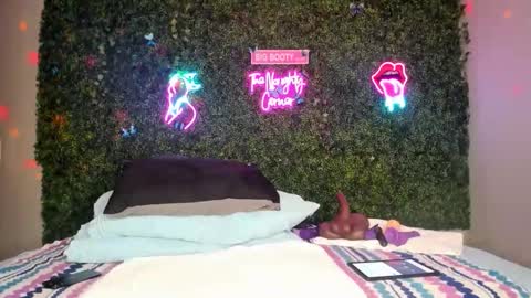 bigbuttsarena online show from February 13, 2:24 am