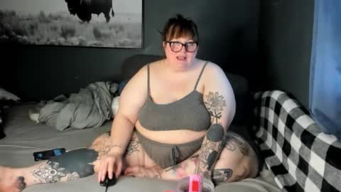 bigtittybbw online show from March 22, 6:03 pm