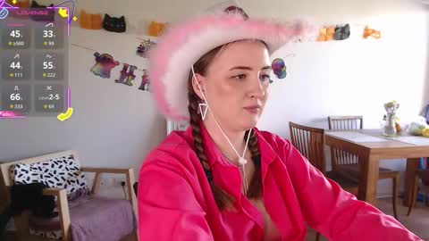 Eva online show from October 31, 5:28 pm