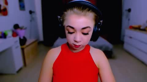 Nicole online show from September 19, 10:03 am