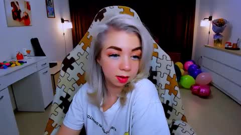 Nicole online show from February 11, 2:57 pm