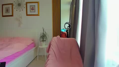 Nicole online show from March 30, 3:44 pm