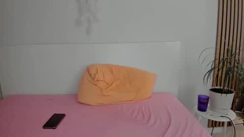 Nicole online show from September 17, 2:26 pm