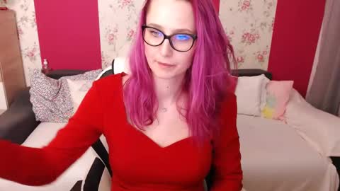 Snapshot of blondenatasha chatting on February 15, 1:21 am Natasha online show from February 15, 1:21 am