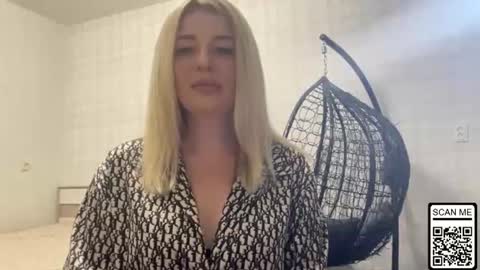 blondie_xoxoxo online show from June 26, 9:05 pm