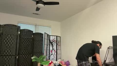 cuban online show from February 27, 10:31 pm