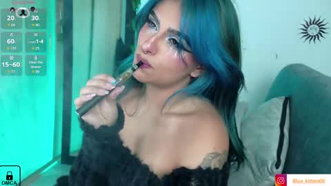 blue_kittenn online show from May 5, 5:10 am