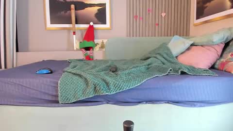 blue_sixx online show from November 15, 10:44 pm