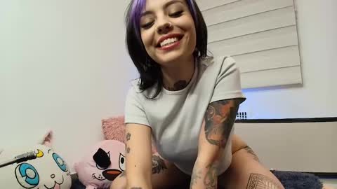 Snapshot of blue_tatuu1 chatting on January 26, 1:20 am Alice bleu for friends  online show from January 26, 1:20 am