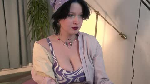 bluebeell online show from April 5, 1:32 pm