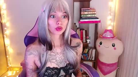 Im Abril .. Nice to meet you  thumb up me please its important  INDEPENDENT MODEL online show from November 21, 1:29 am