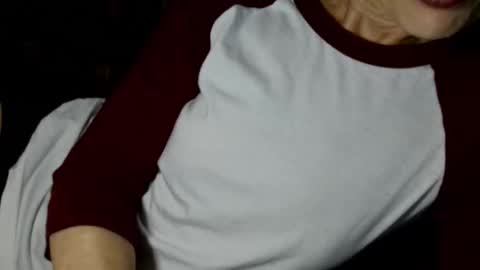 Blueeyedlie online show from February 18, 6:34 am