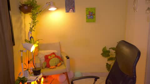 FLORAA online show from May 1, 9:07 pm